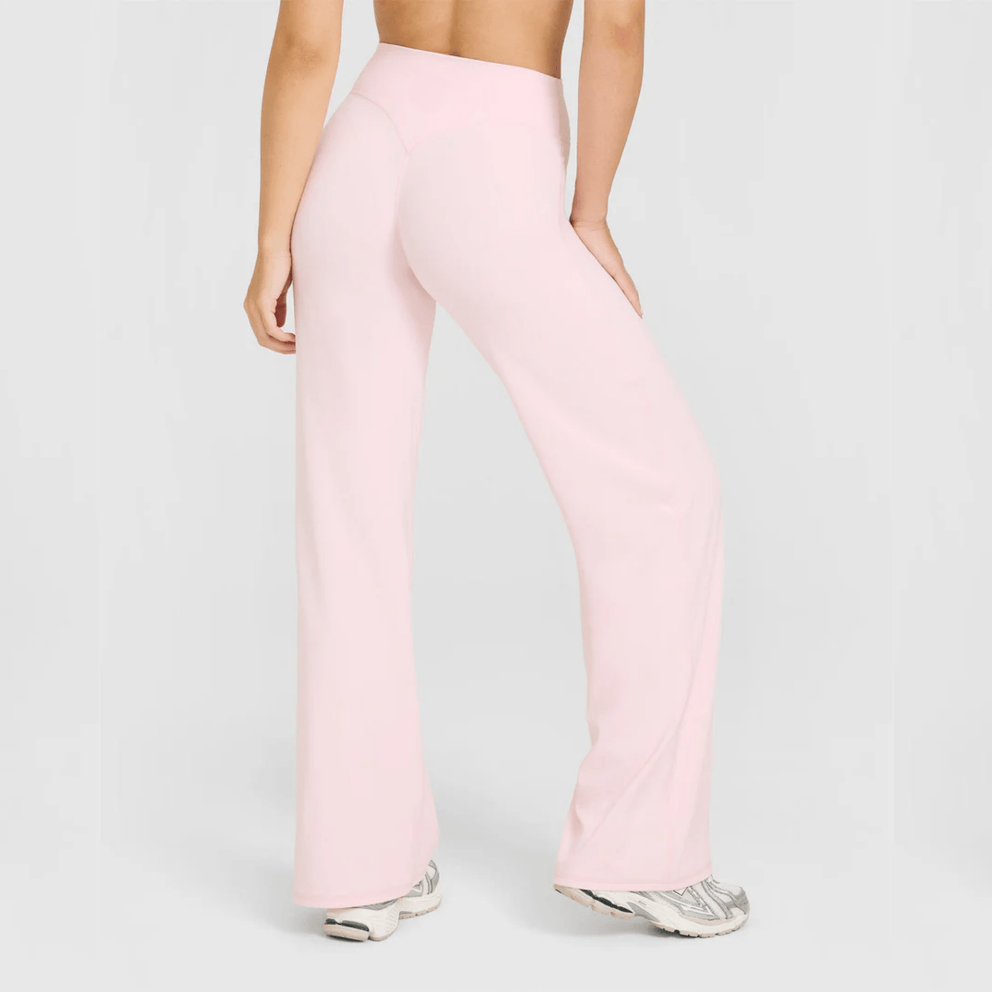 מכנסיים מחטבים ונוחים עם גזרה ישרה המעצימה את הישבן FLEXORA