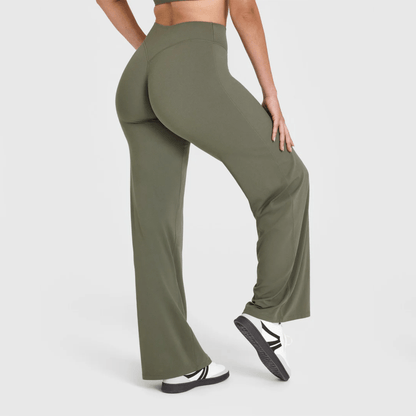 מכנסיים מחטבים ונוחים עם גזרה ישרה המעצימה את הישבן FLEXORA