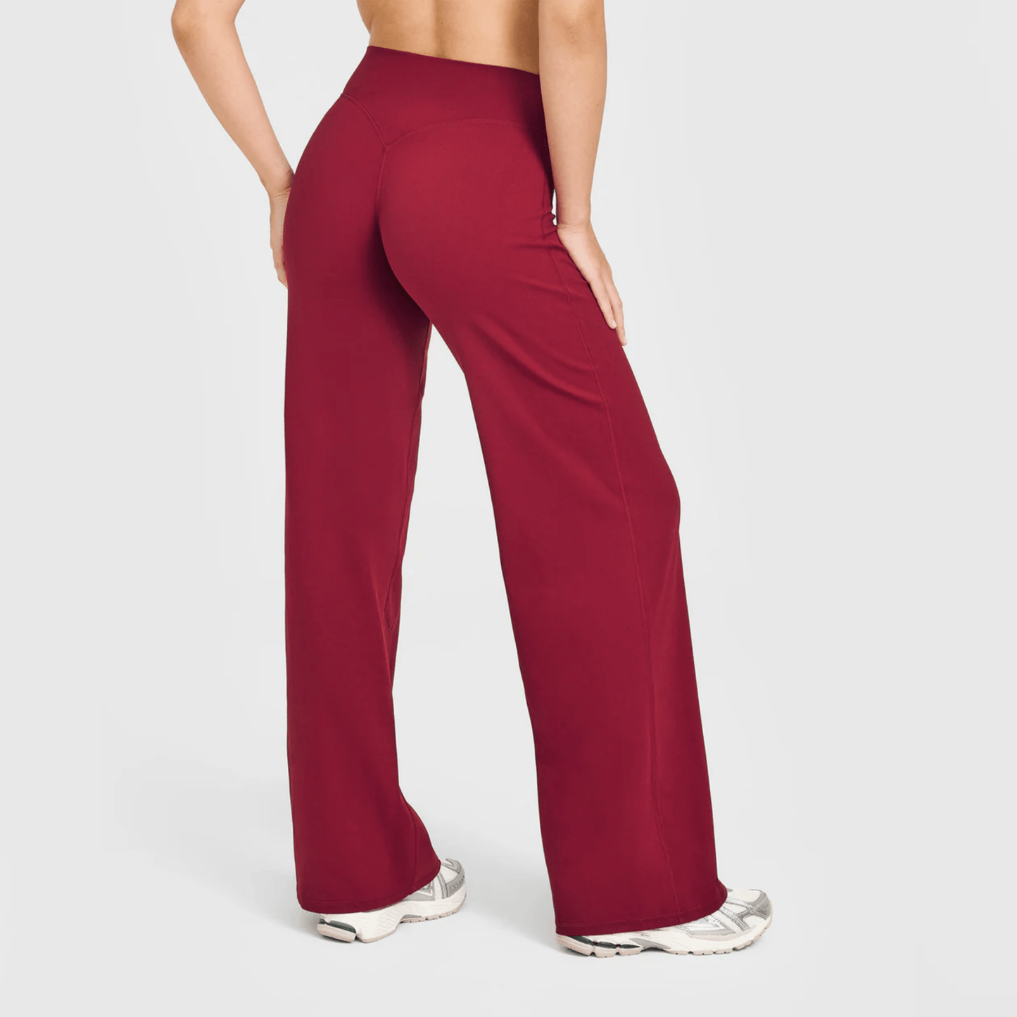 מכנסיים מחטבים ונוחים עם גזרה ישרה המעצימה את הישבן FLEXORA