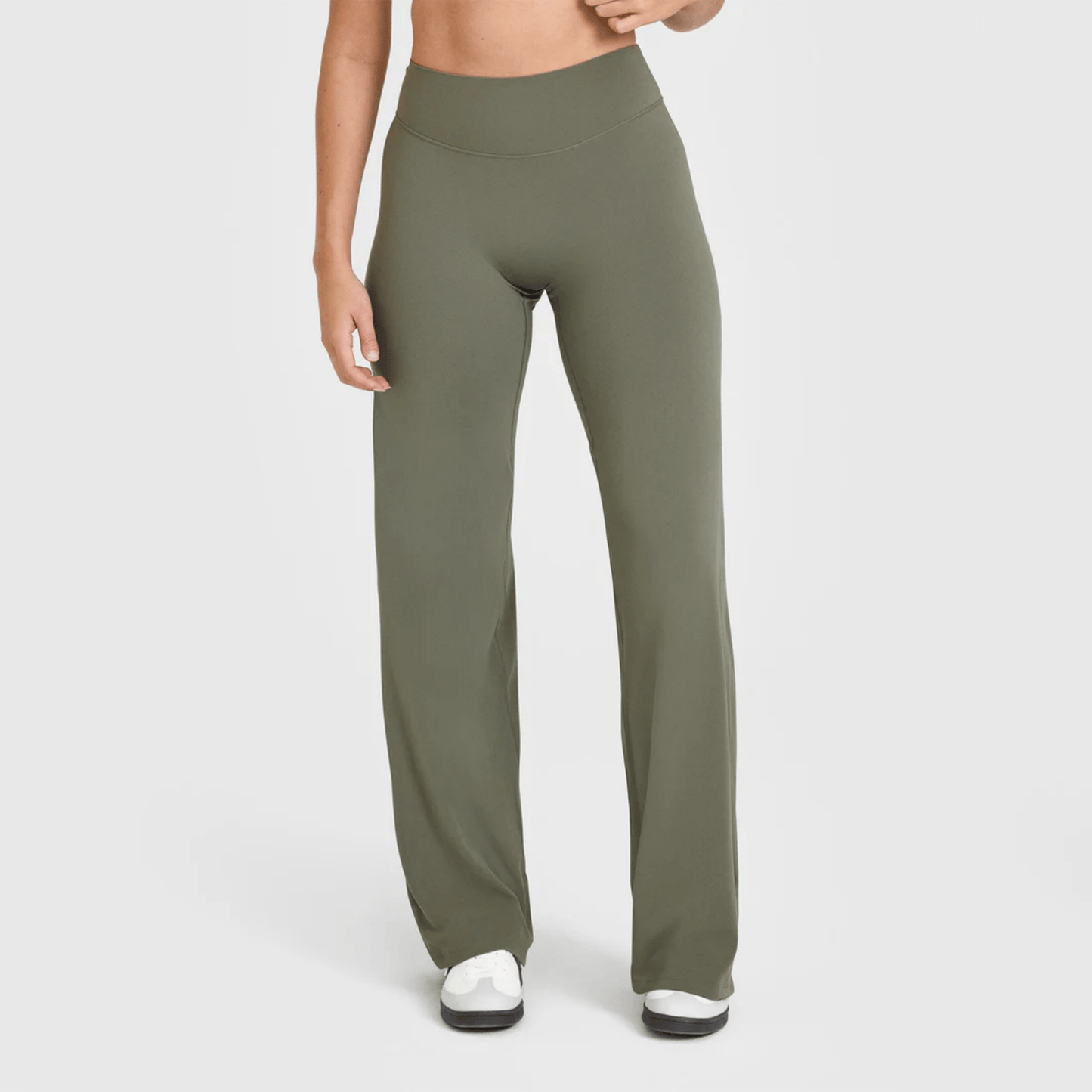 מכנסיים מחטבים ונוחים עם גזרה ישרה המעצימה את הישבן FLEXORA