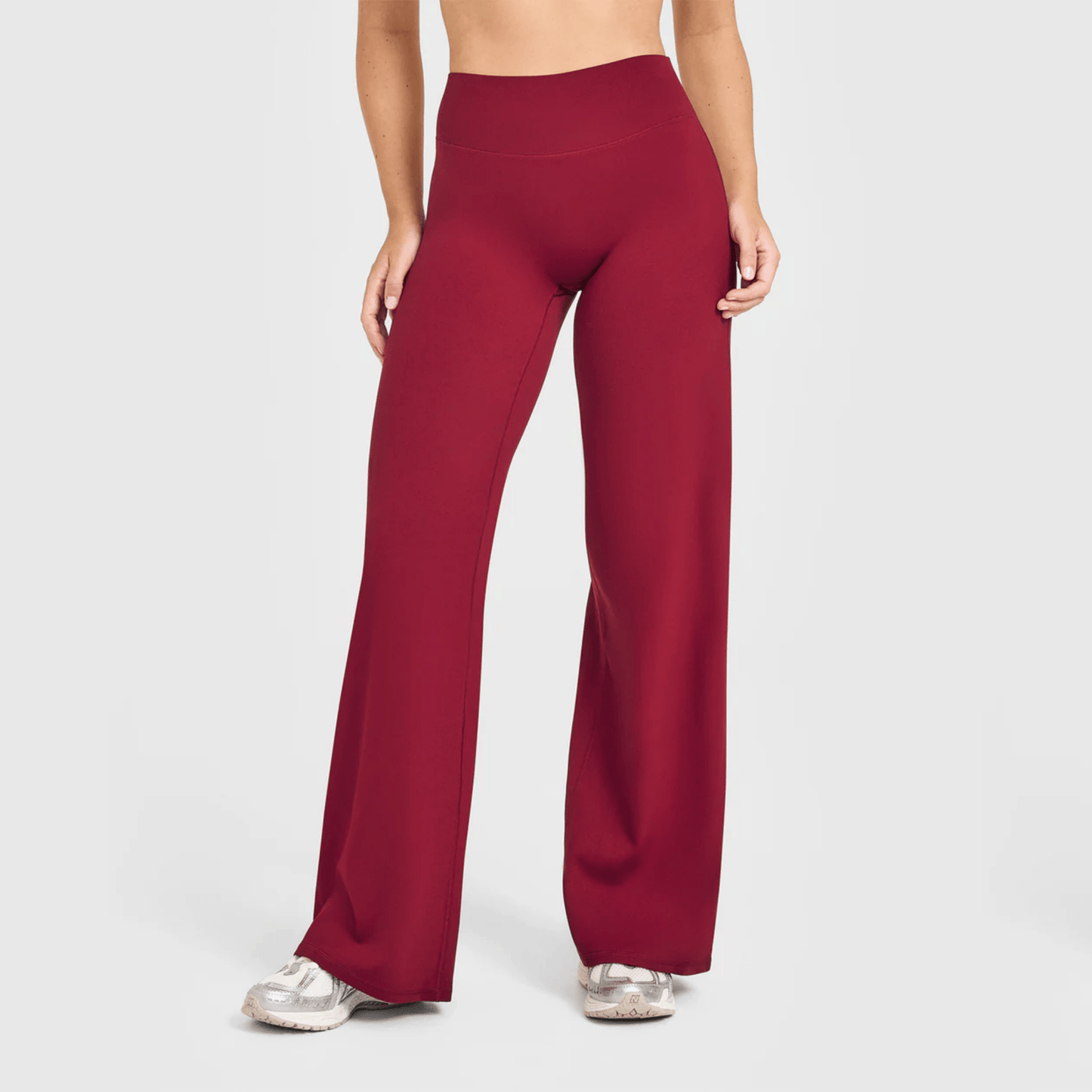 מכנסיים מחטבים ונוחים עם גזרה ישרה המעצימה את הישבן FLEXORA