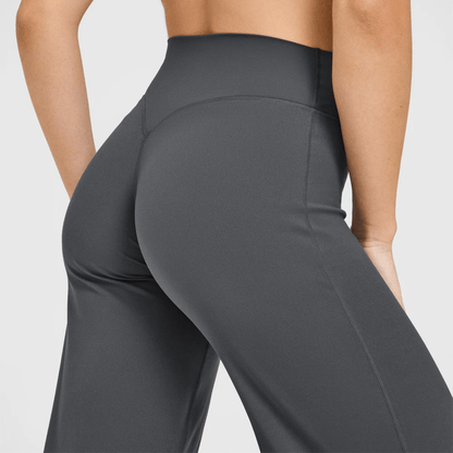 מכנסיים מחטבים ונוחים עם גזרה ישרה המעצימה את הישבן FLEXORA